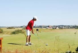 What Makes a Summer Golf Camp Worth More Than Weekly Lessons?